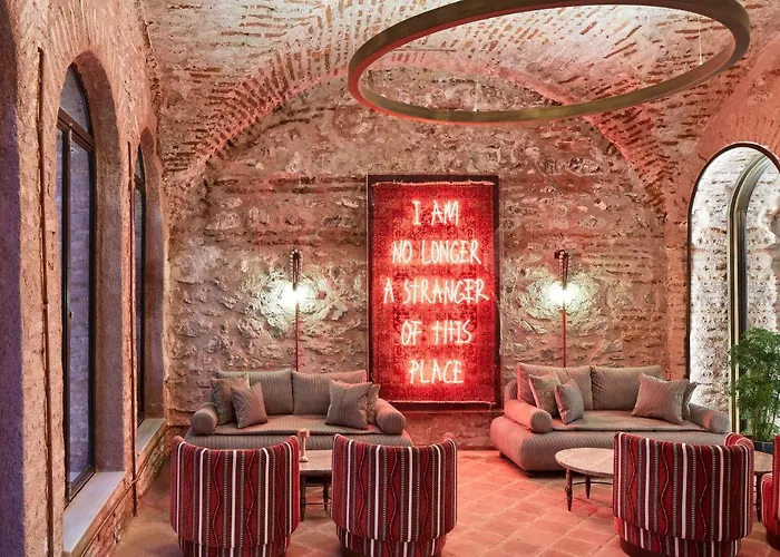 Hotel Kocatas Mansions