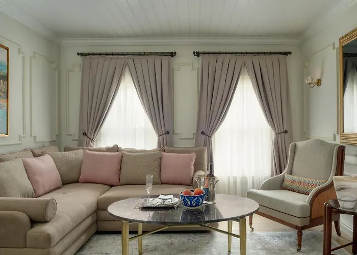 Отель Kocatas Mansions